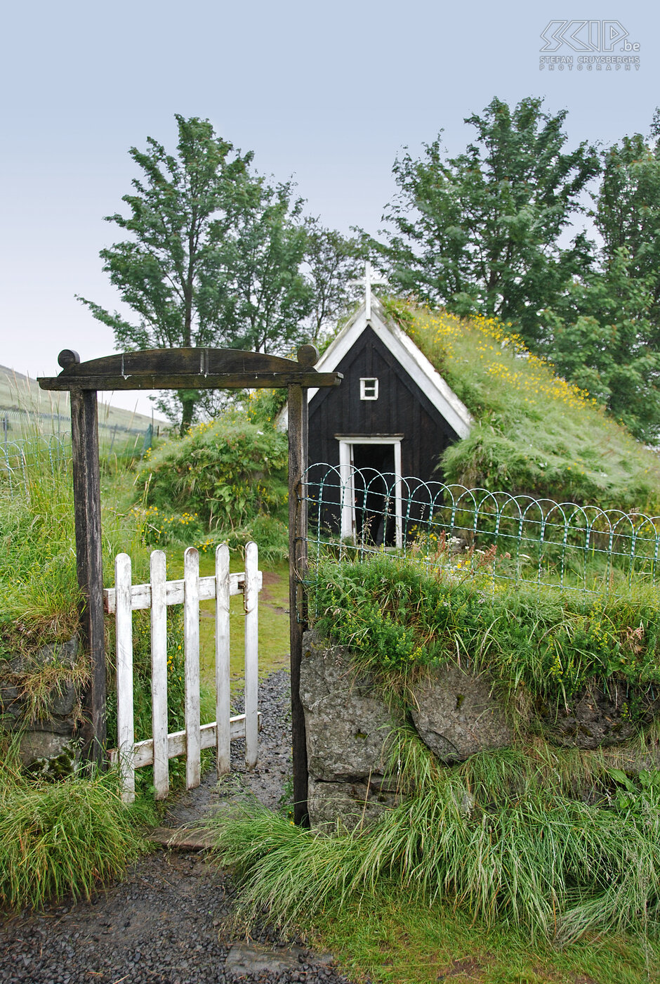 Núpsstadur In Núpsstadur ligt een oude typische Ijslandse boerderij met een van de oudste kerkjes van het land. Stefan Cruysberghs